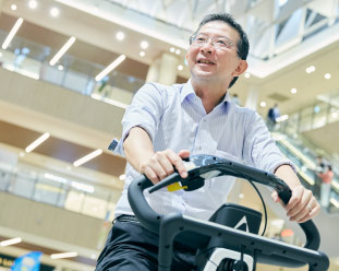 Aisin's personal mobility aimed at creating a society where everyone can go out without hesitation