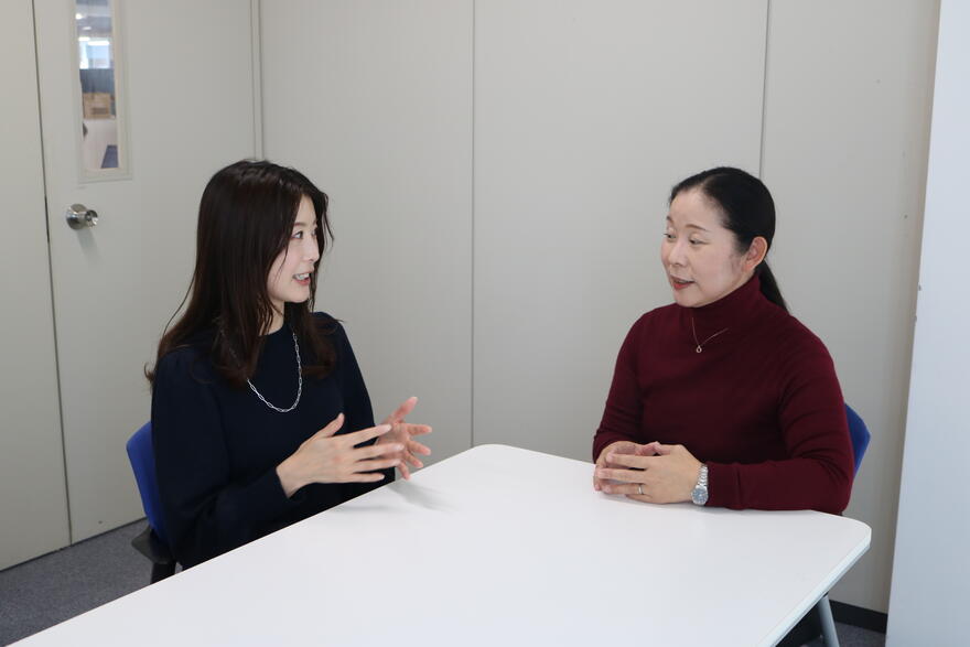 キャリアメンターと面談する様子