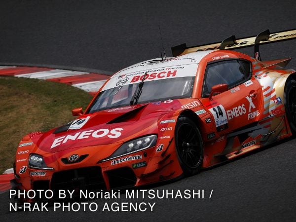 ROOKIE Racing　レーシングカーの写真