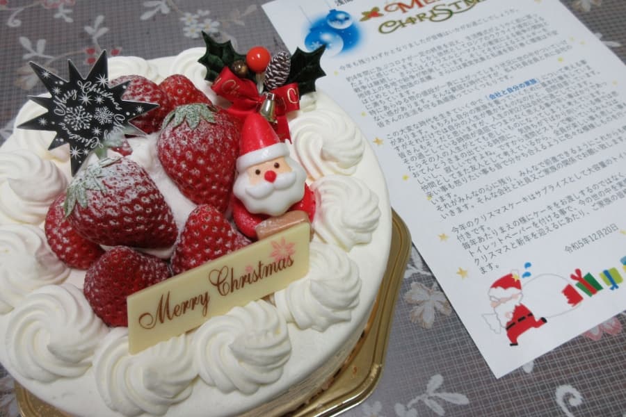 スタッフへのクリスマスケーキ