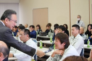 意見を求められる乗務員