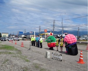 夏の交通安全県民運動（ジャンボールⅢ世と一緒）