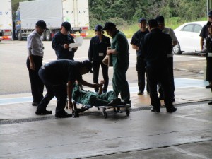 負傷者救助作業