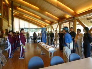 地元の中学生と自己紹介