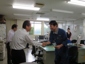 全国大会の検討を約束しました（がっちり握手）