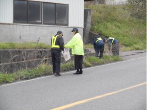 営業所前の道路周辺