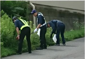 県道での清掃活動(越前市)