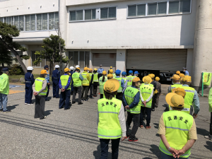 交通安全立哨活動の様子①