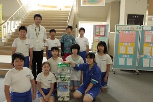 入善小学校ボランティア委員会（5、6年生）と一緒に