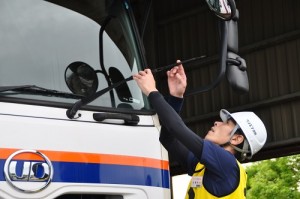 点検試験を受ける佐藤選手