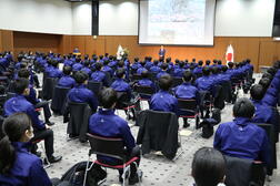 入社式の様子_1