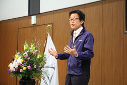 入社式の様子_2