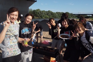 強風にも負けず楽しみました。