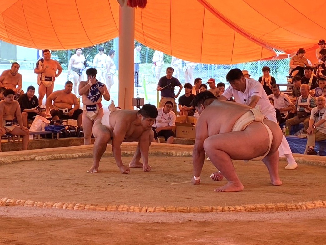 岡田選手（左）