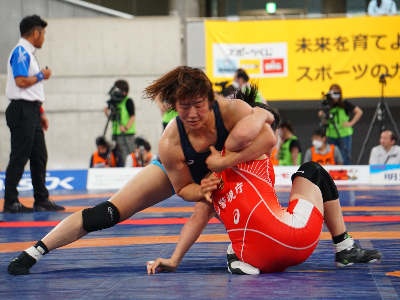 永本選手(青)